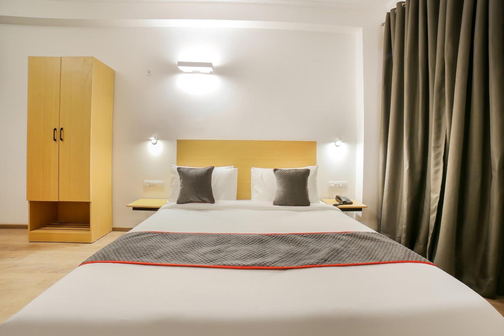 Townhouse 330 Dlf Phase-2 Near Leisure Valley Park Gurgaon Eksteriør bilde