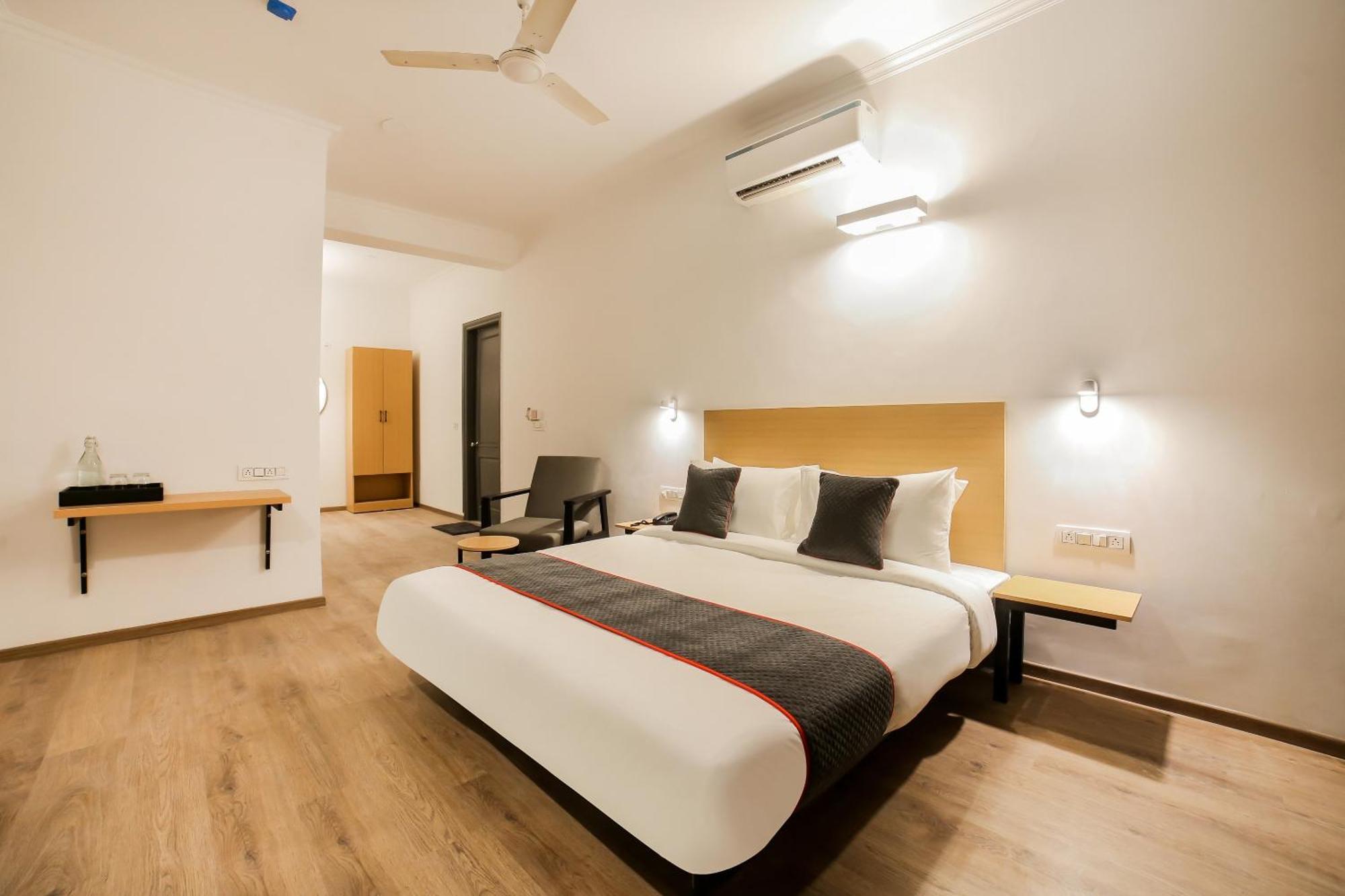 Townhouse 330 Dlf Phase-2 Near Leisure Valley Park Gurgaon Eksteriør bilde