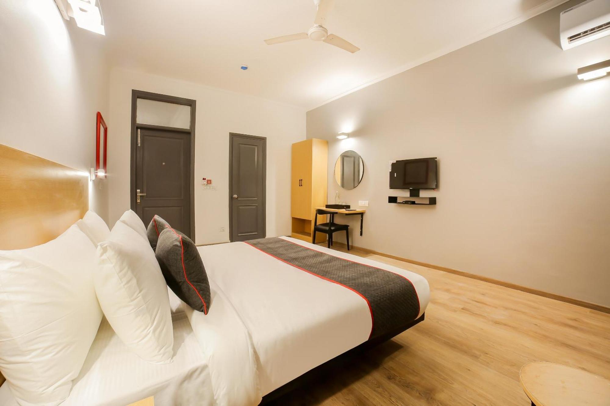 Townhouse 330 Dlf Phase-2 Near Leisure Valley Park Gurgaon Eksteriør bilde