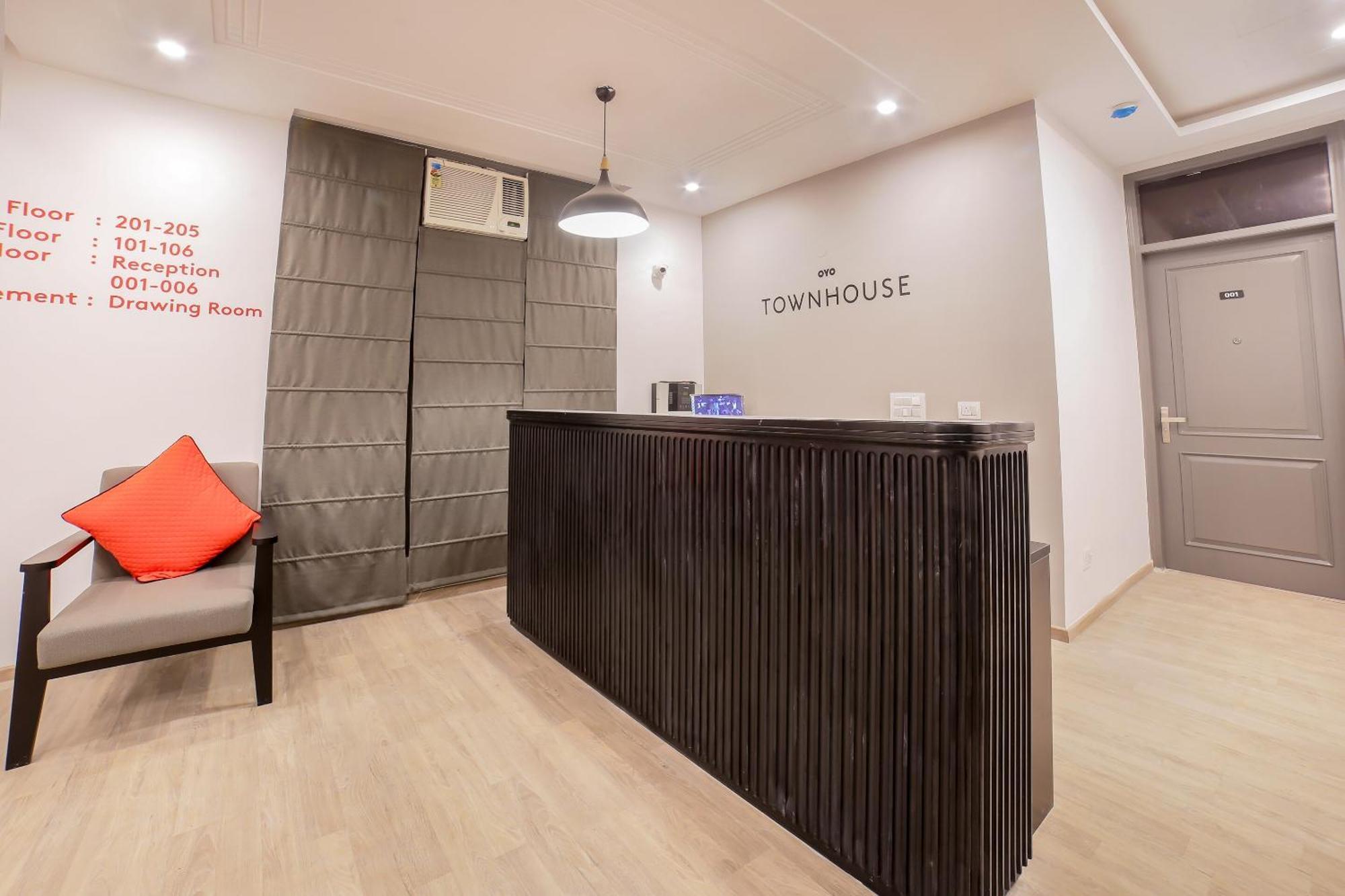 Townhouse 330 Dlf Phase-2 Near Leisure Valley Park Gurgaon Eksteriør bilde