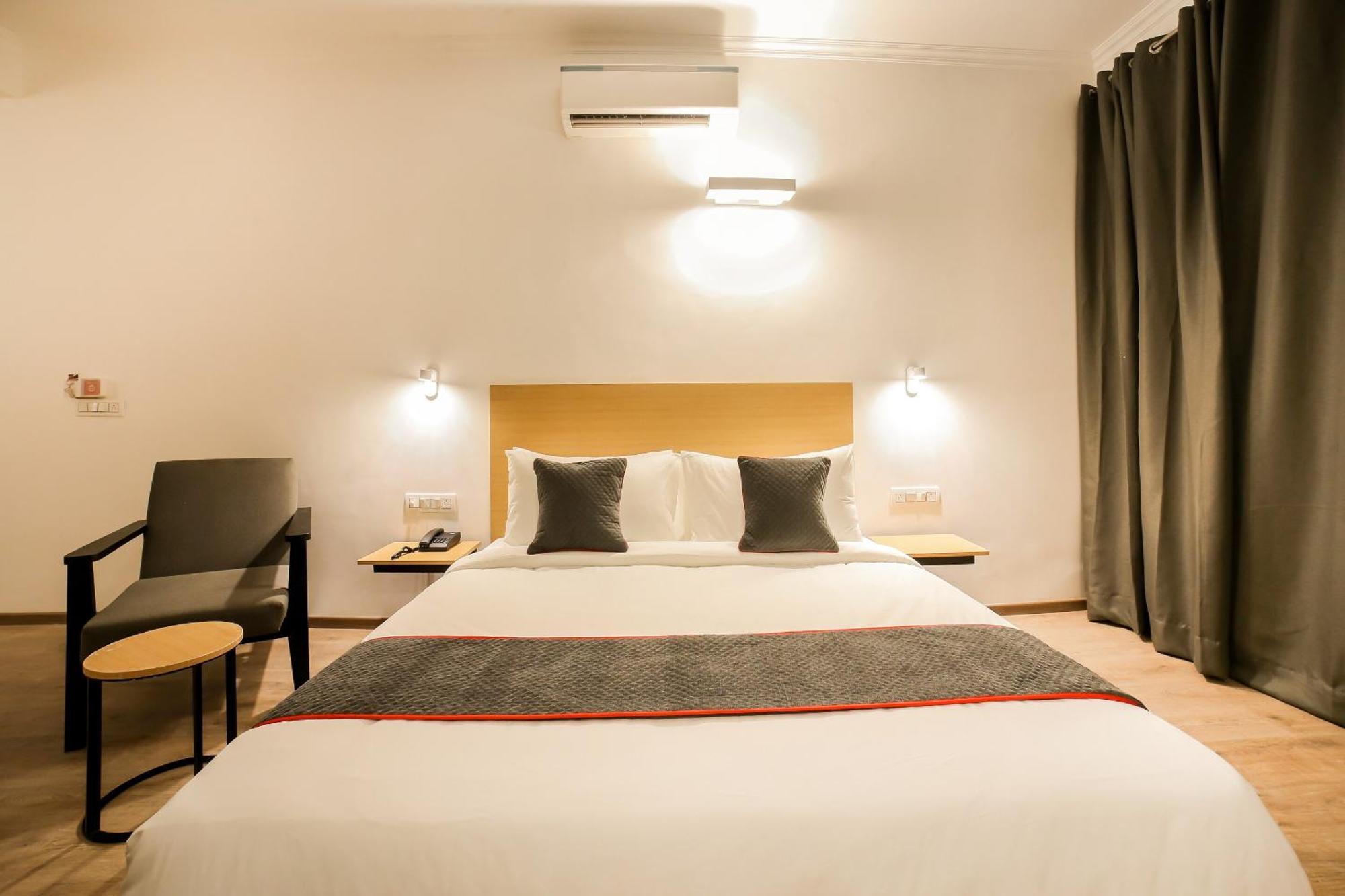 Townhouse 330 Dlf Phase-2 Near Leisure Valley Park Gurgaon Eksteriør bilde