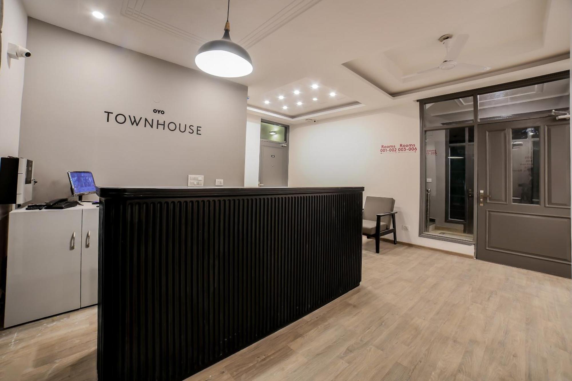 Townhouse 330 Dlf Phase-2 Near Leisure Valley Park Gurgaon Eksteriør bilde